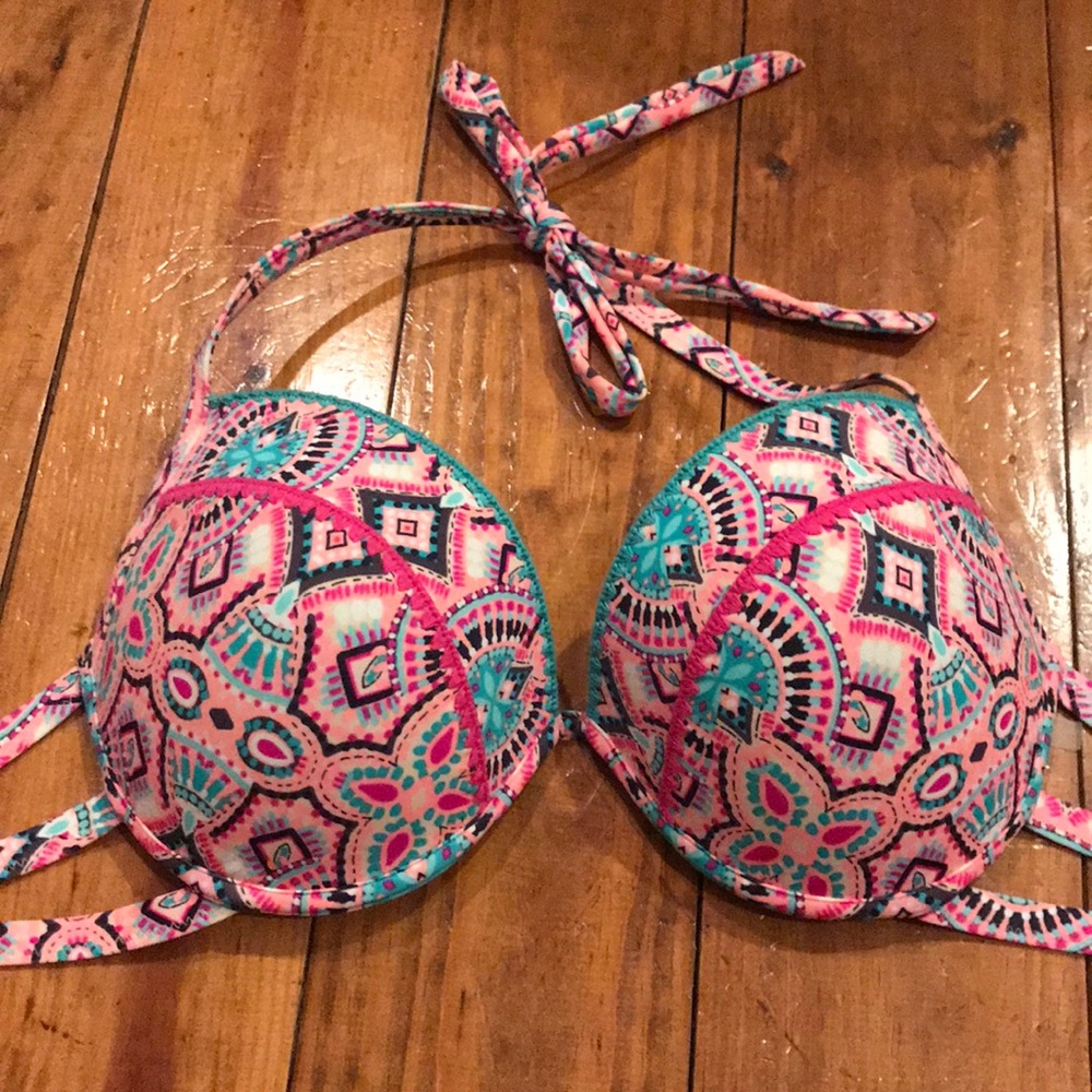 34 DD shade and shore bikini top